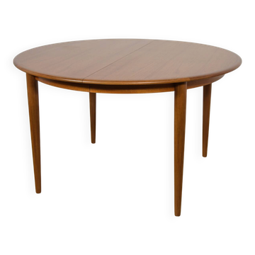 Mid-century round teak extendable dining table from Skovmand & Andersen, Denmark, 1960s