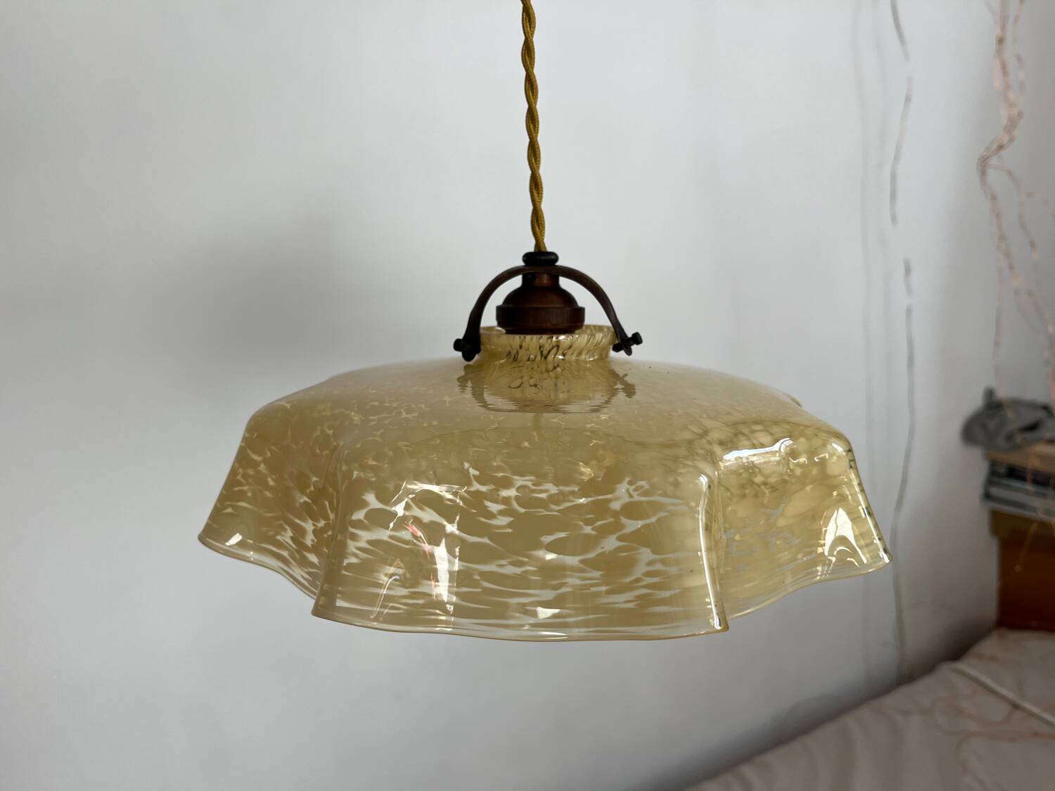Clichy yellow opaline pendant light