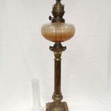 Large old oil lamp, removable from its marble column foot. 88 cm