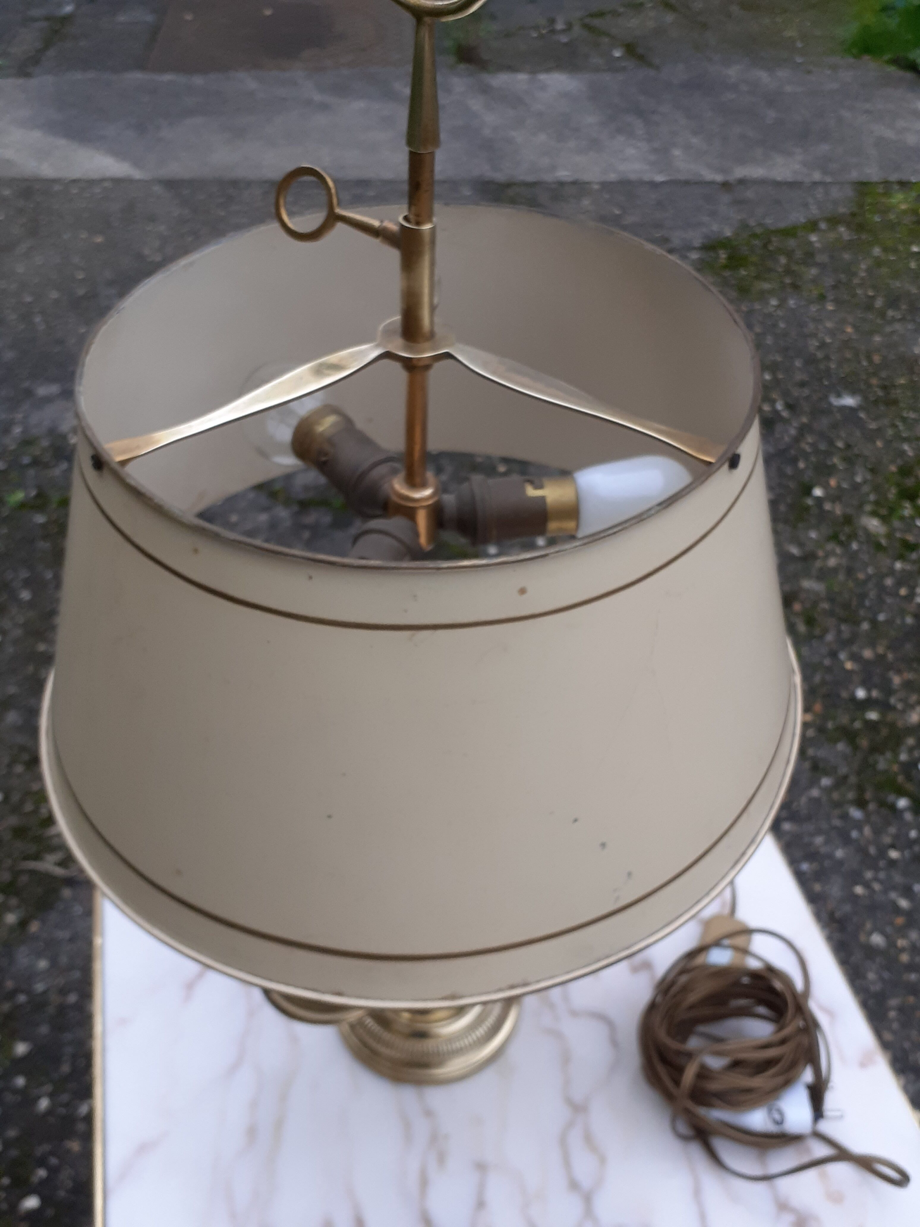 3-branched lampshade lamp sheet gilded bronze pietement