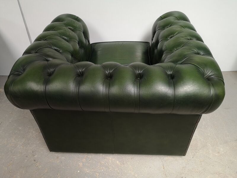 Armchair chesterfield English green leather