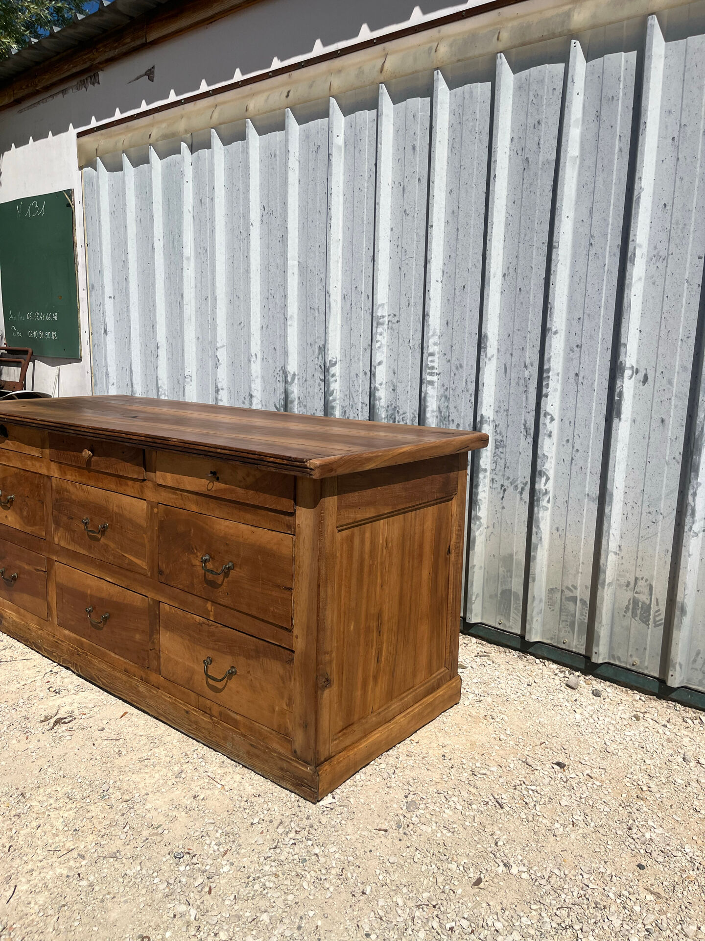Workshop cabinet with drawers