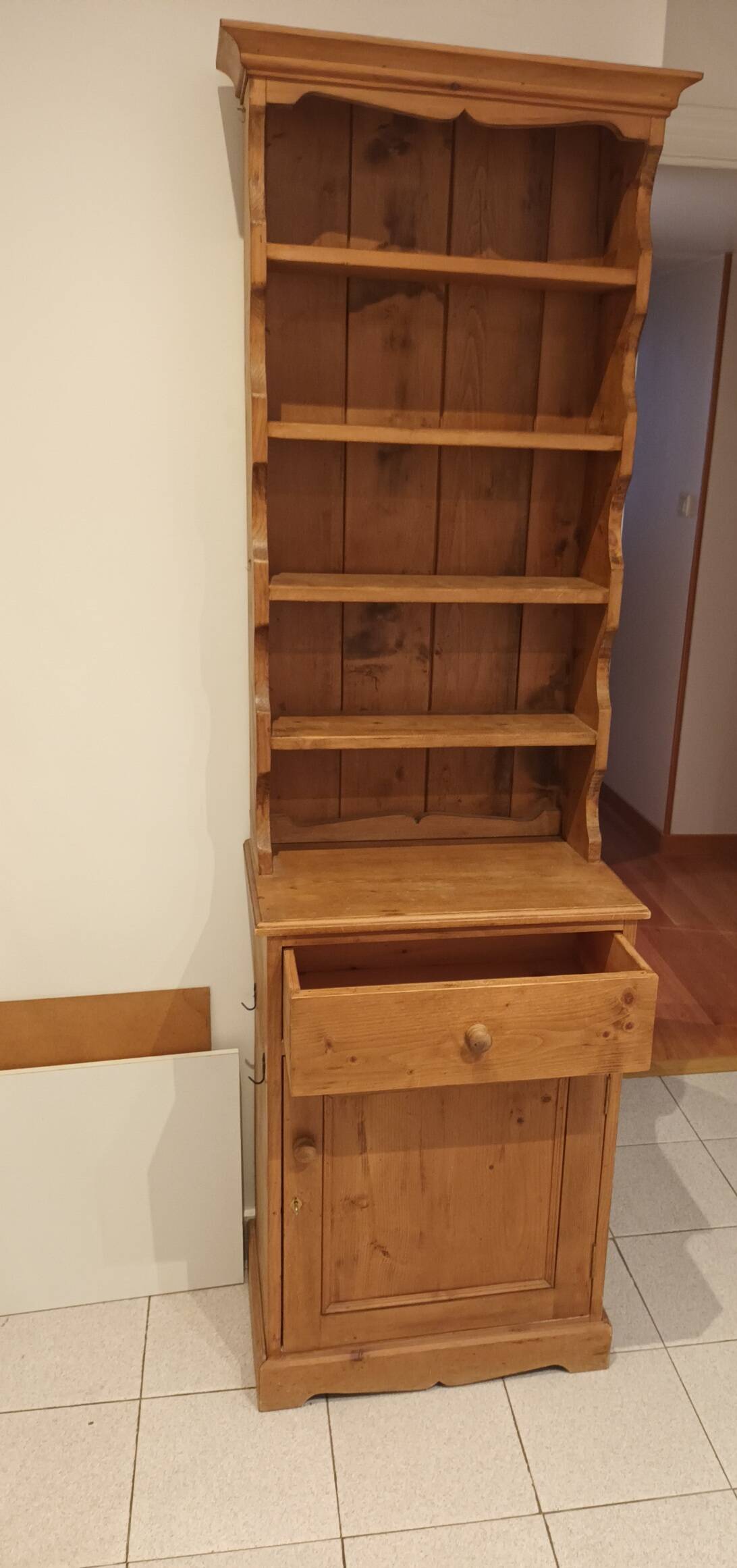 Small pine dresser in English style