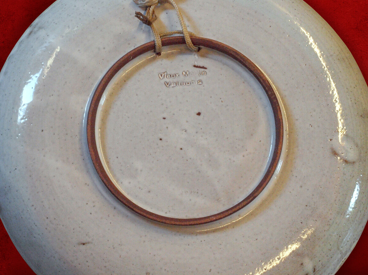 Decorative dish of Robert Pérot workshop of the old mill in Vallauris