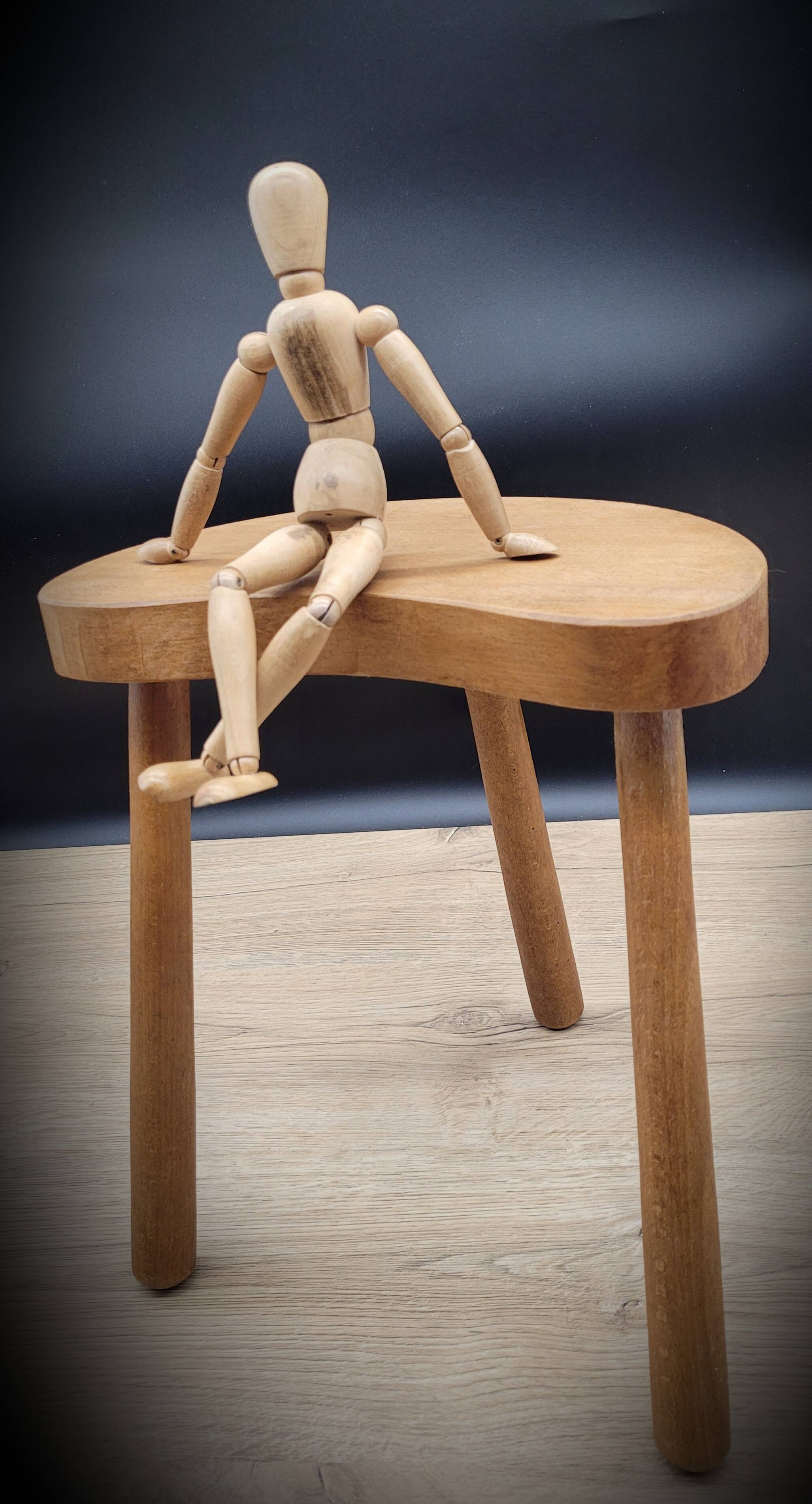 Bean tripod stool
