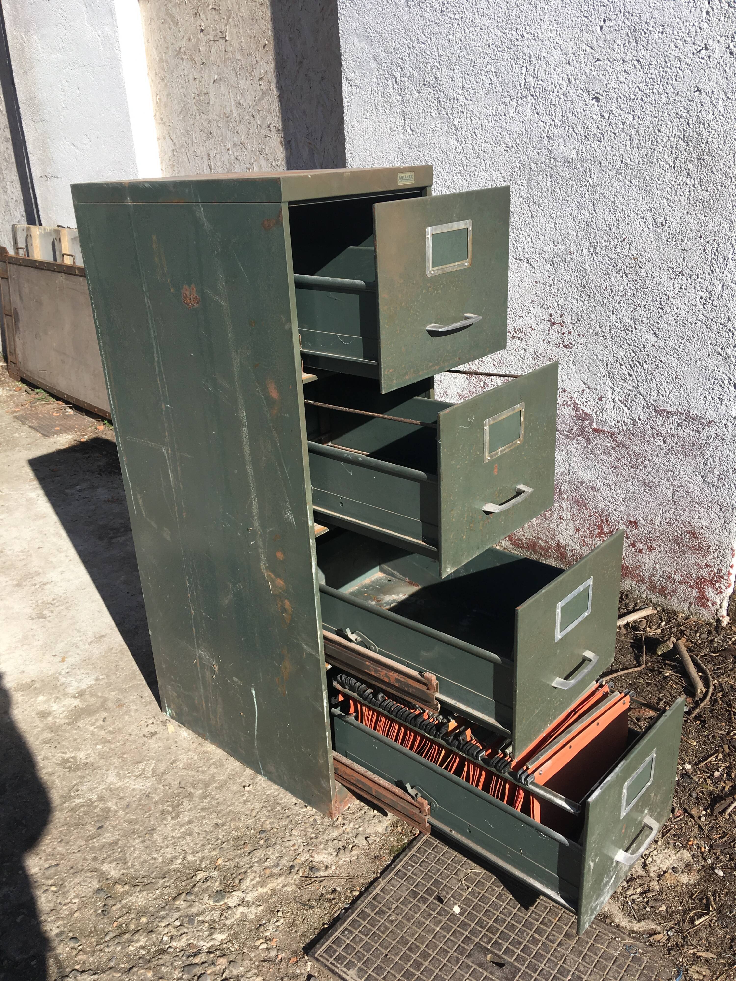 4 drawers of the 50s/60s Arianex metal furniture
