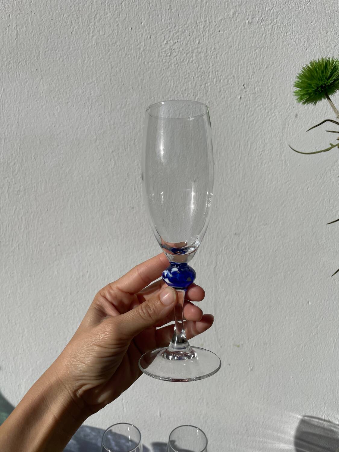 5 Luminarc blue glass flutes