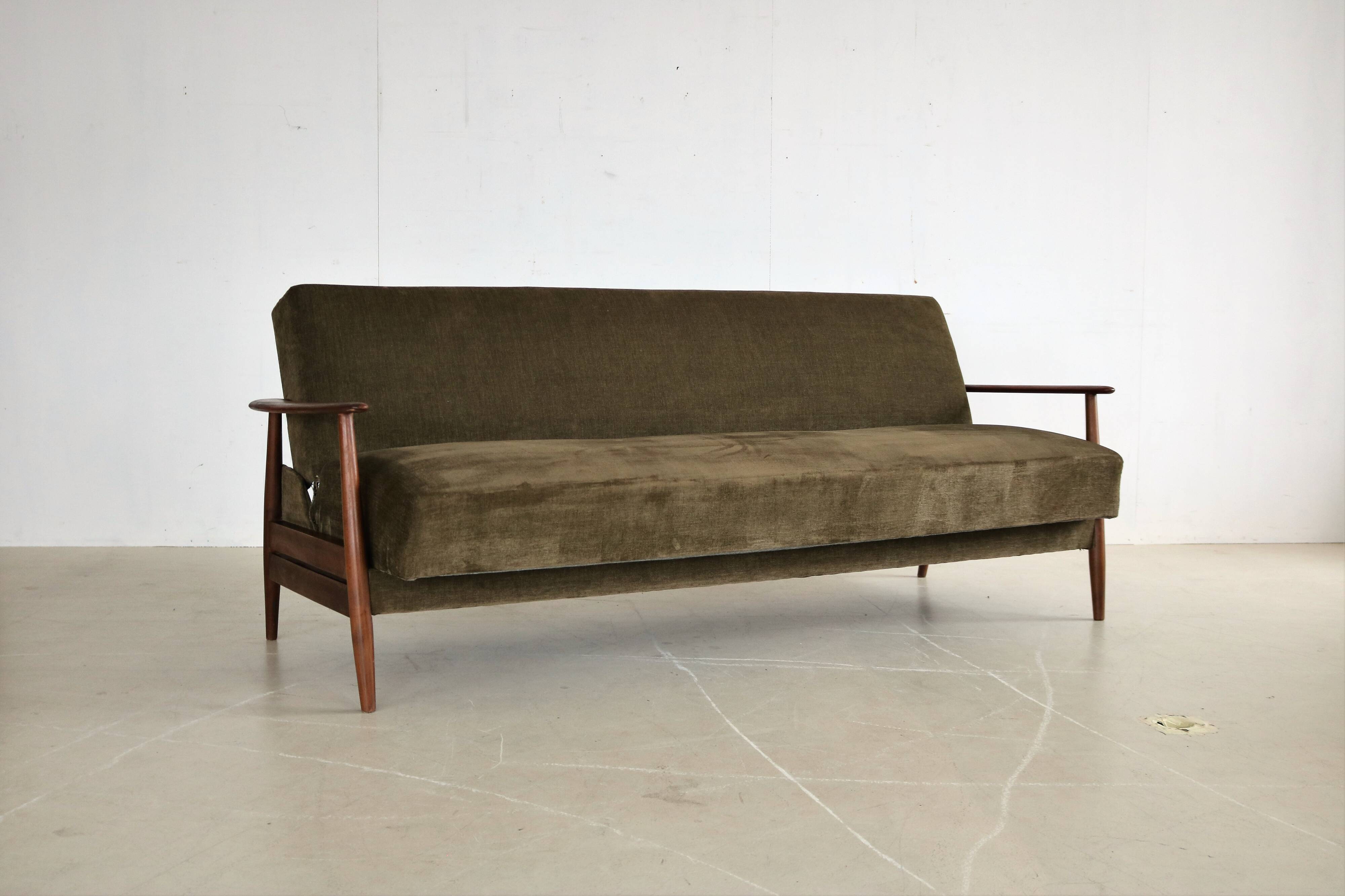 Vintage danish (sleep) sofa