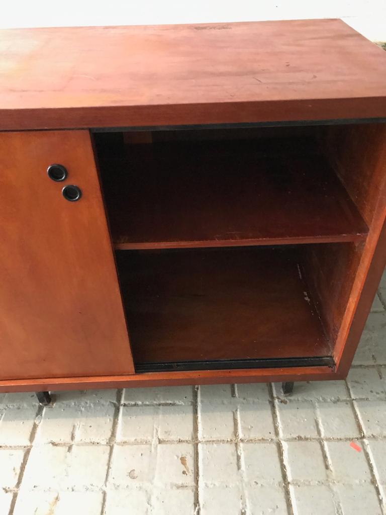 Sliding-door sideboard