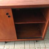 Sliding-door sideboard