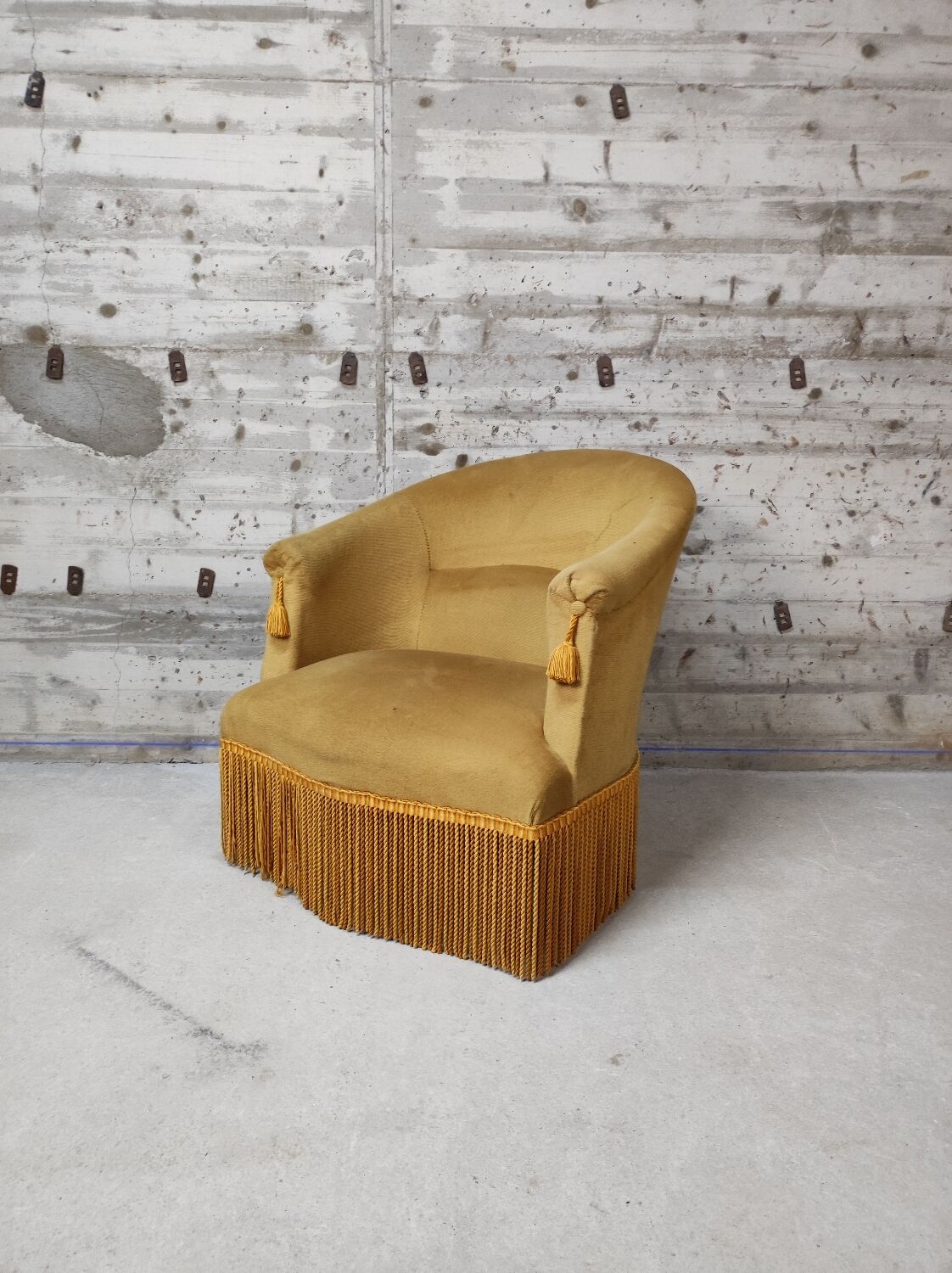 Yellow toad armchair