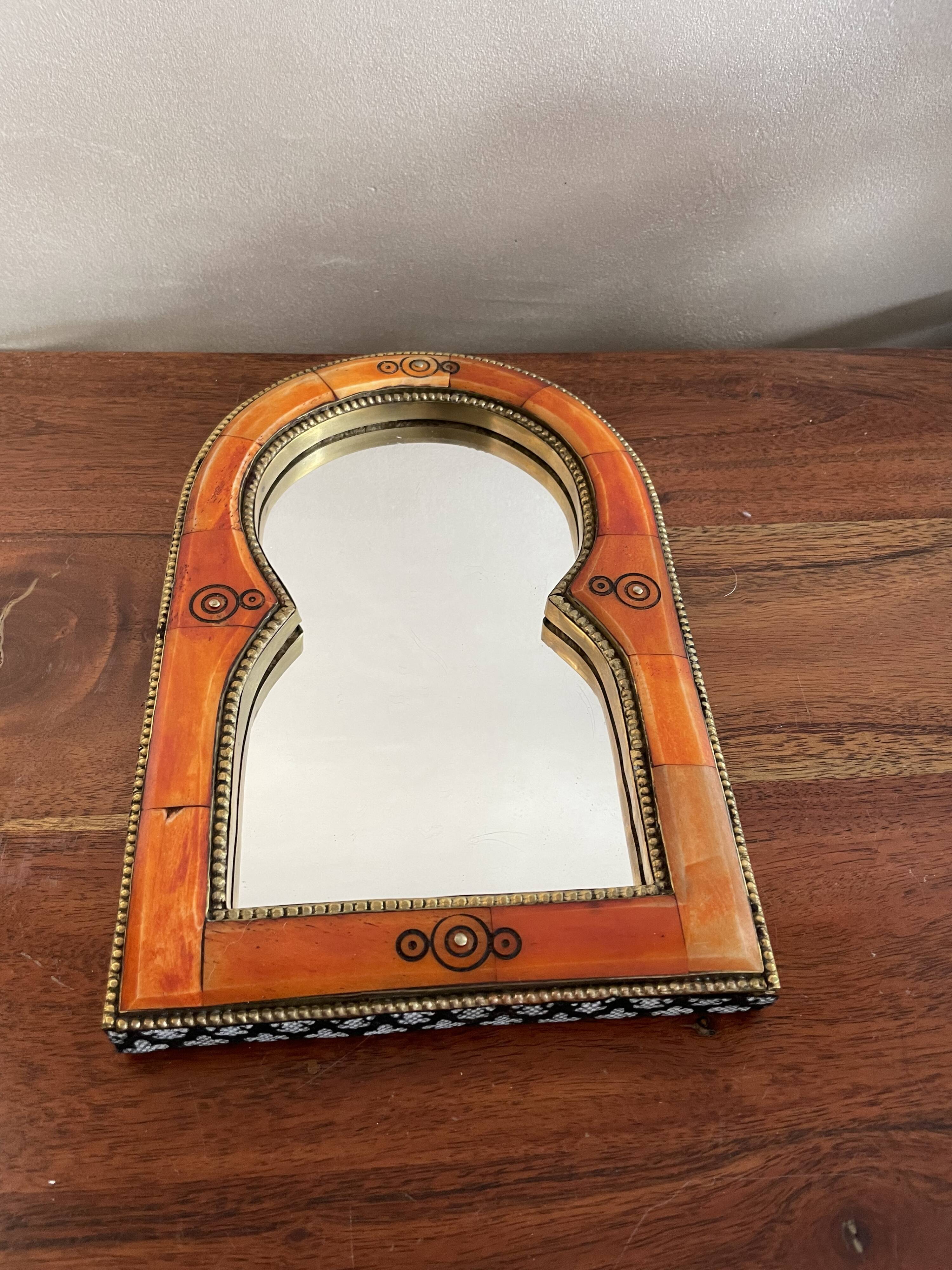 Small mirror brass and orange resin