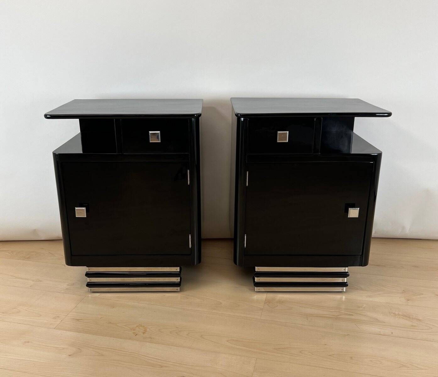 Art Deco Bedside Cabinets in Black Lacquer & Chrome, France, 1930, Set of 2