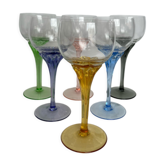6 verres à vin en verre de couleur