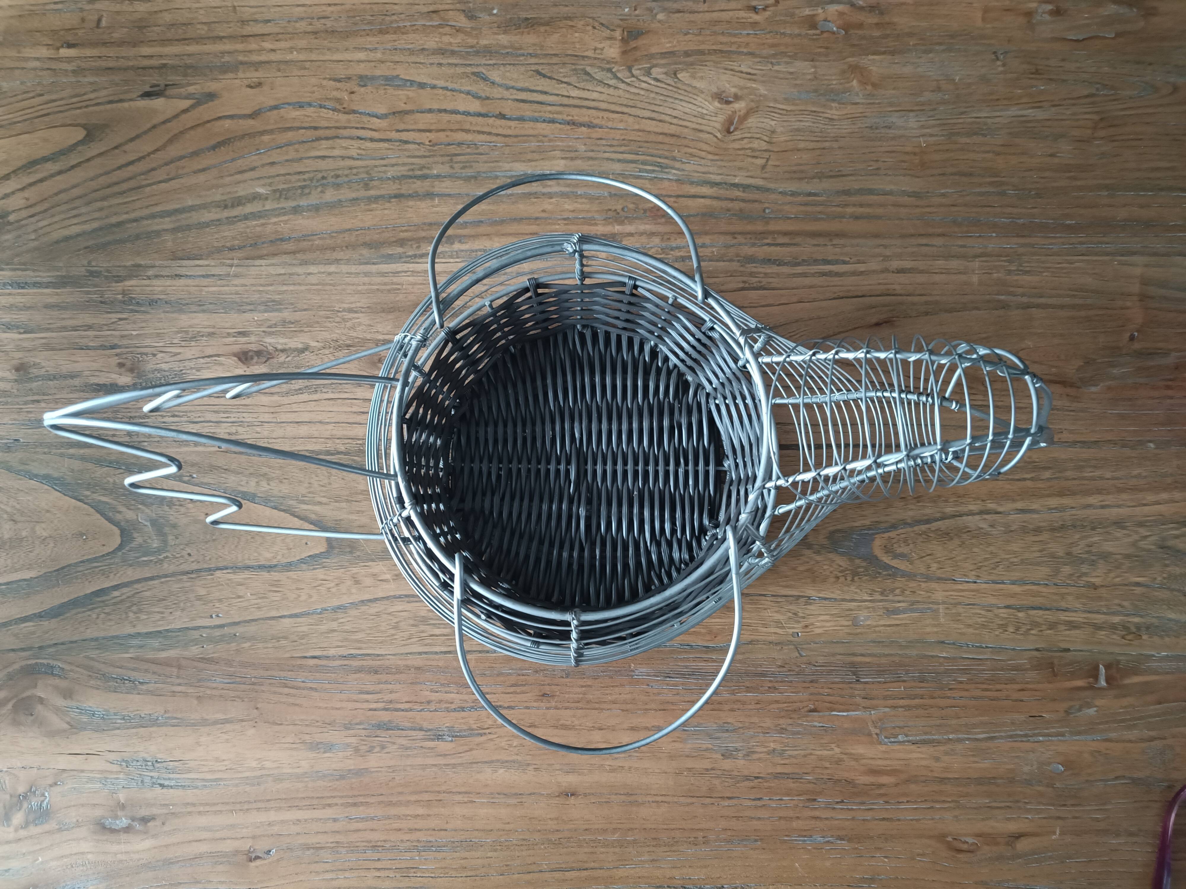 Egg basket wire and braiding