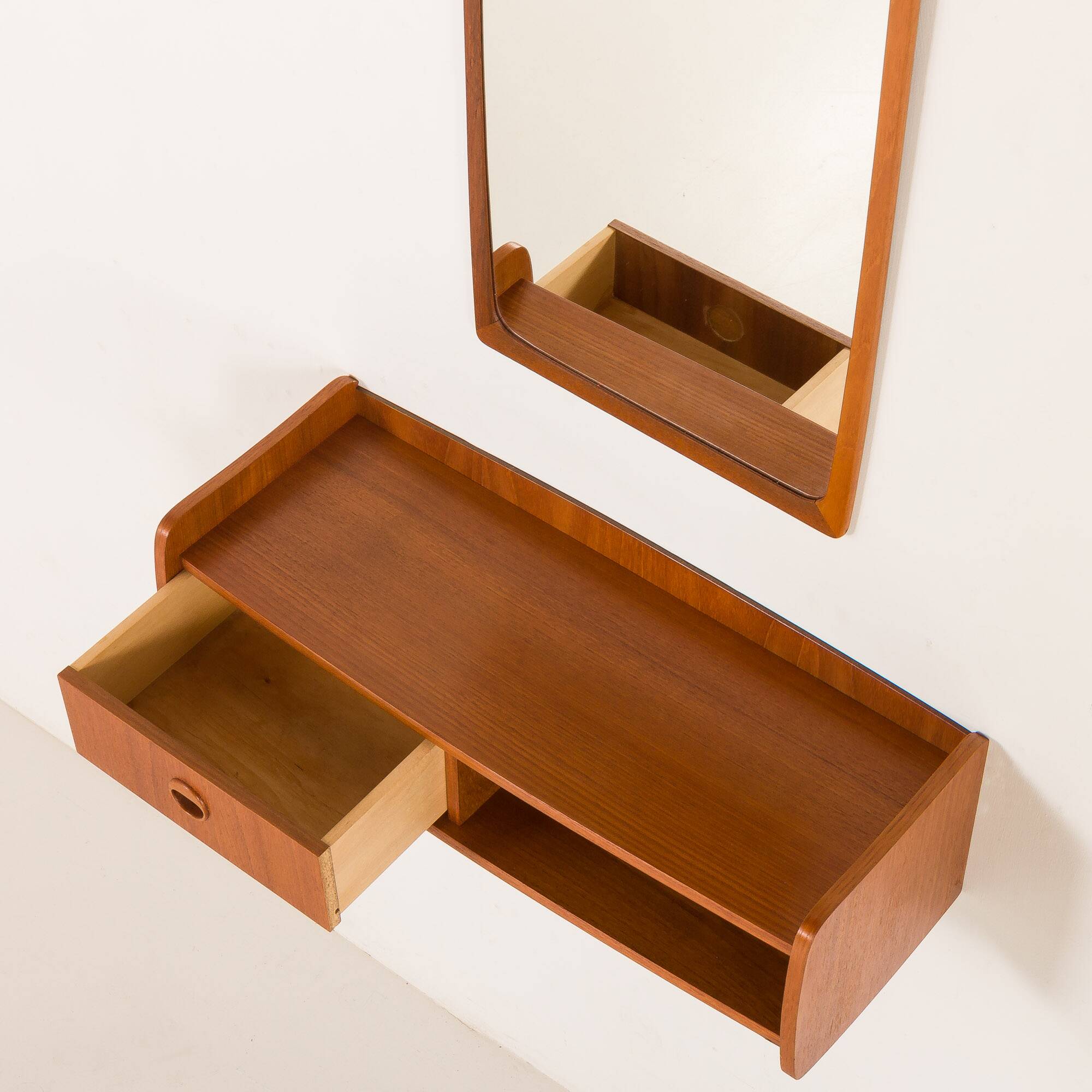 Miroir scandinave en teck du milieu du siècle avec console, années 1960