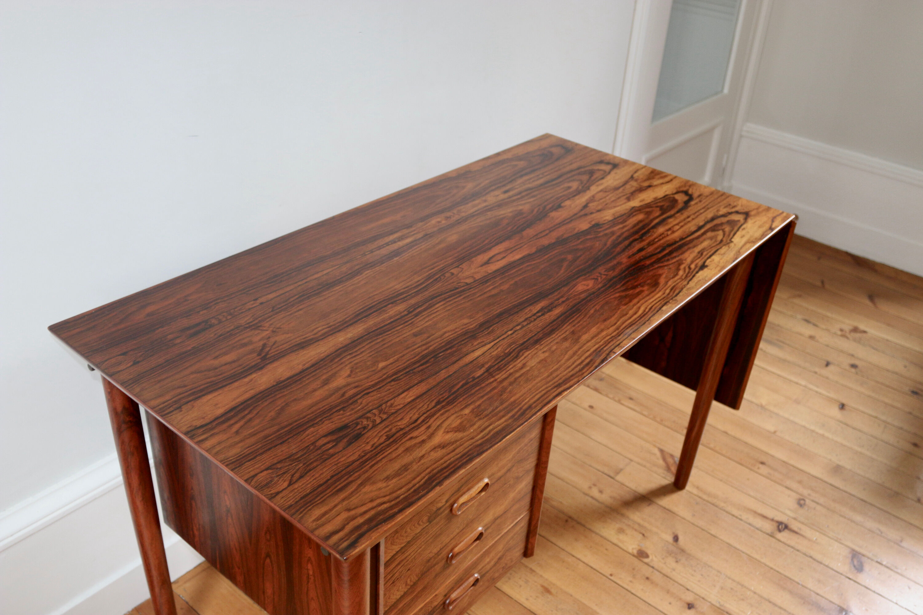 Bureau scandinave vintage palissandre de Rio Arne Vodder 1960