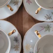 4 cups and saucers made of fine porcelain from Bavaria.