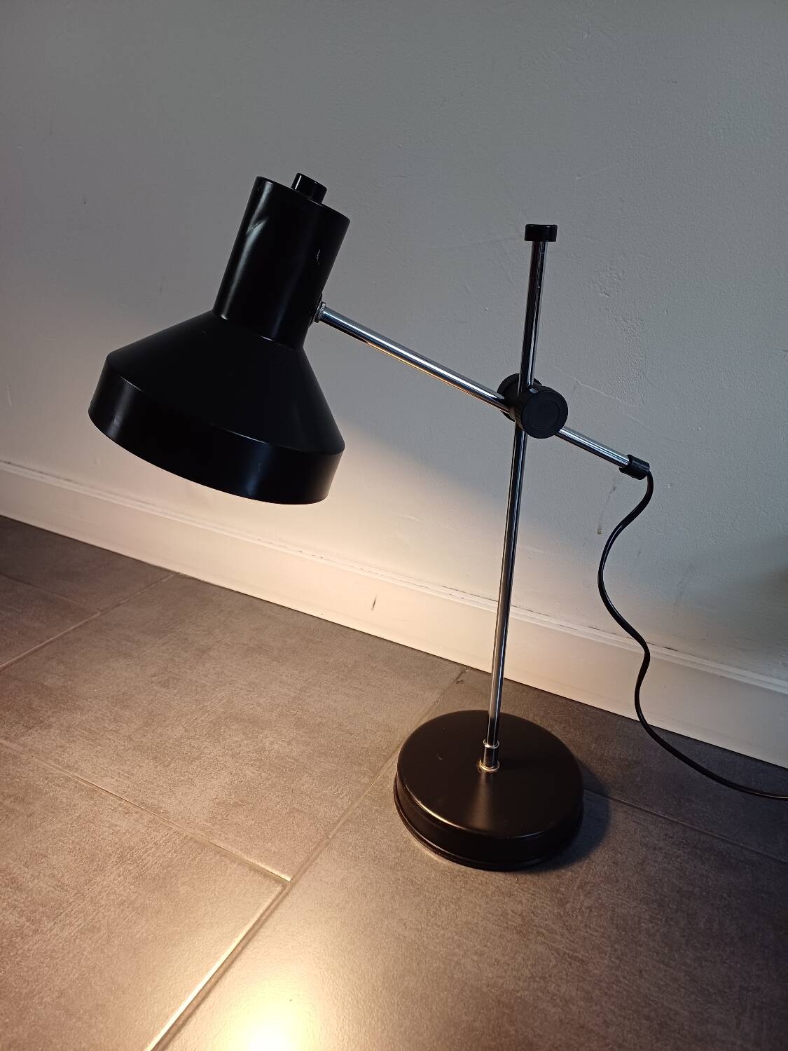 80's black pendulum lamp