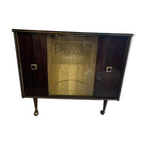 Meuble bar avec vitrines sur roulettes
