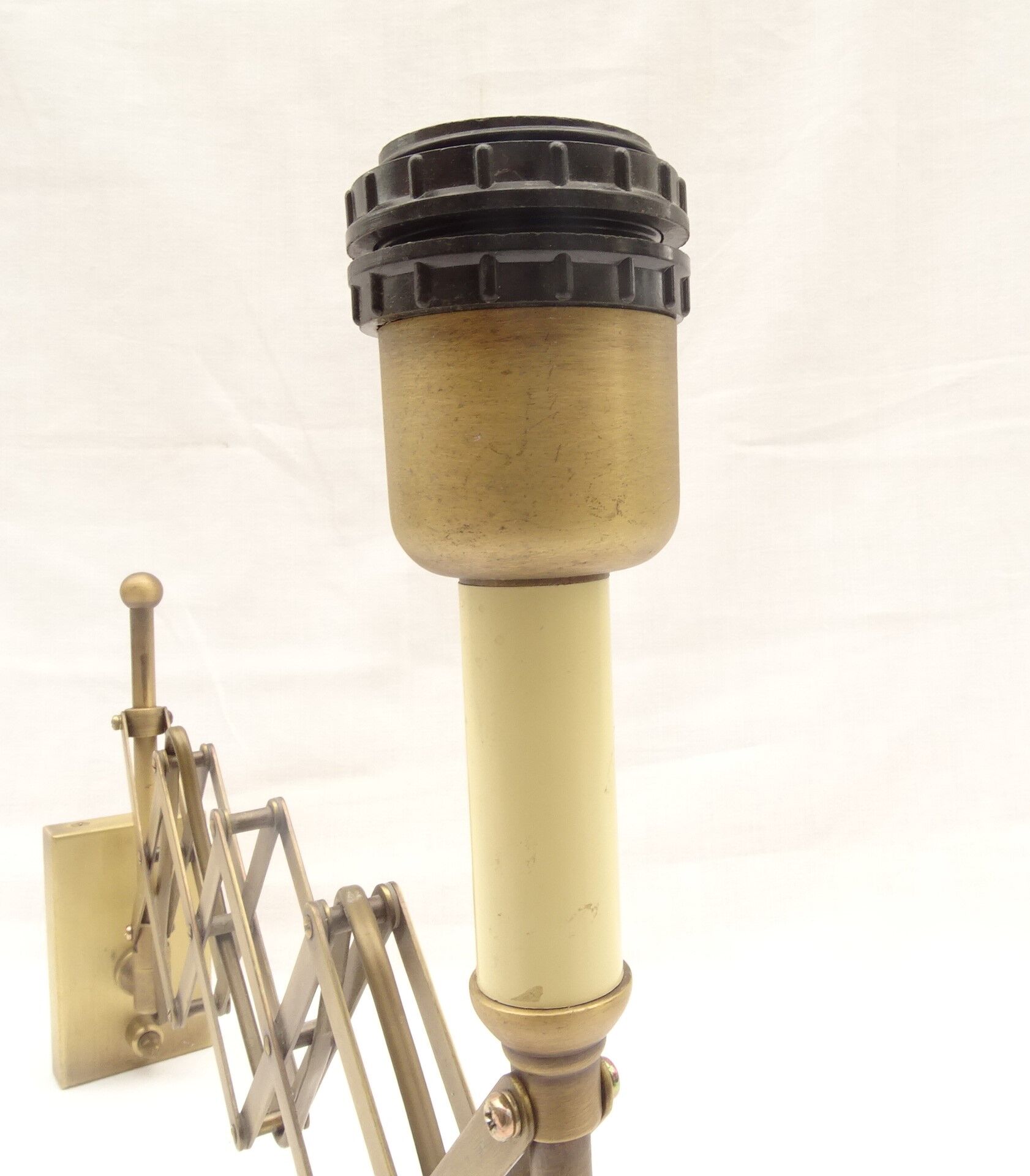 Brass Scissor Wall Lamp