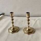 Paire d'anciens bougeoirs en laiton