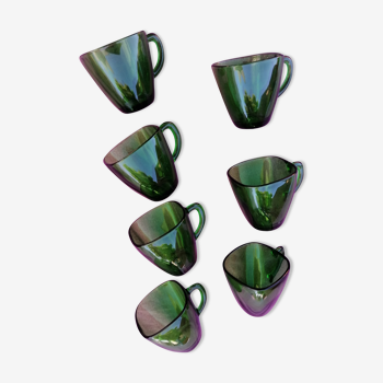 7 transparent glass cups