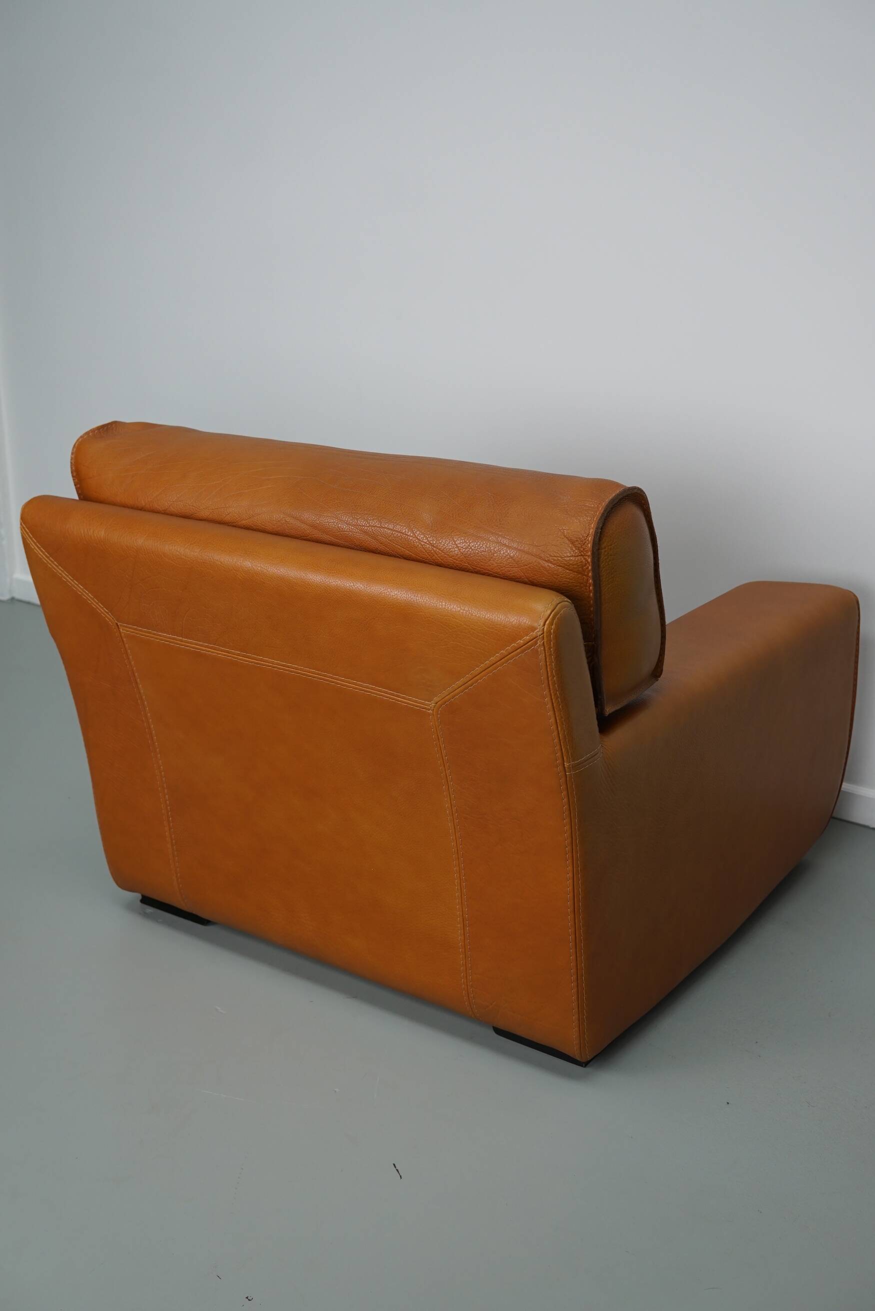 Roche Bobois leather club chair with beige/cognac collar – France, circa 1980