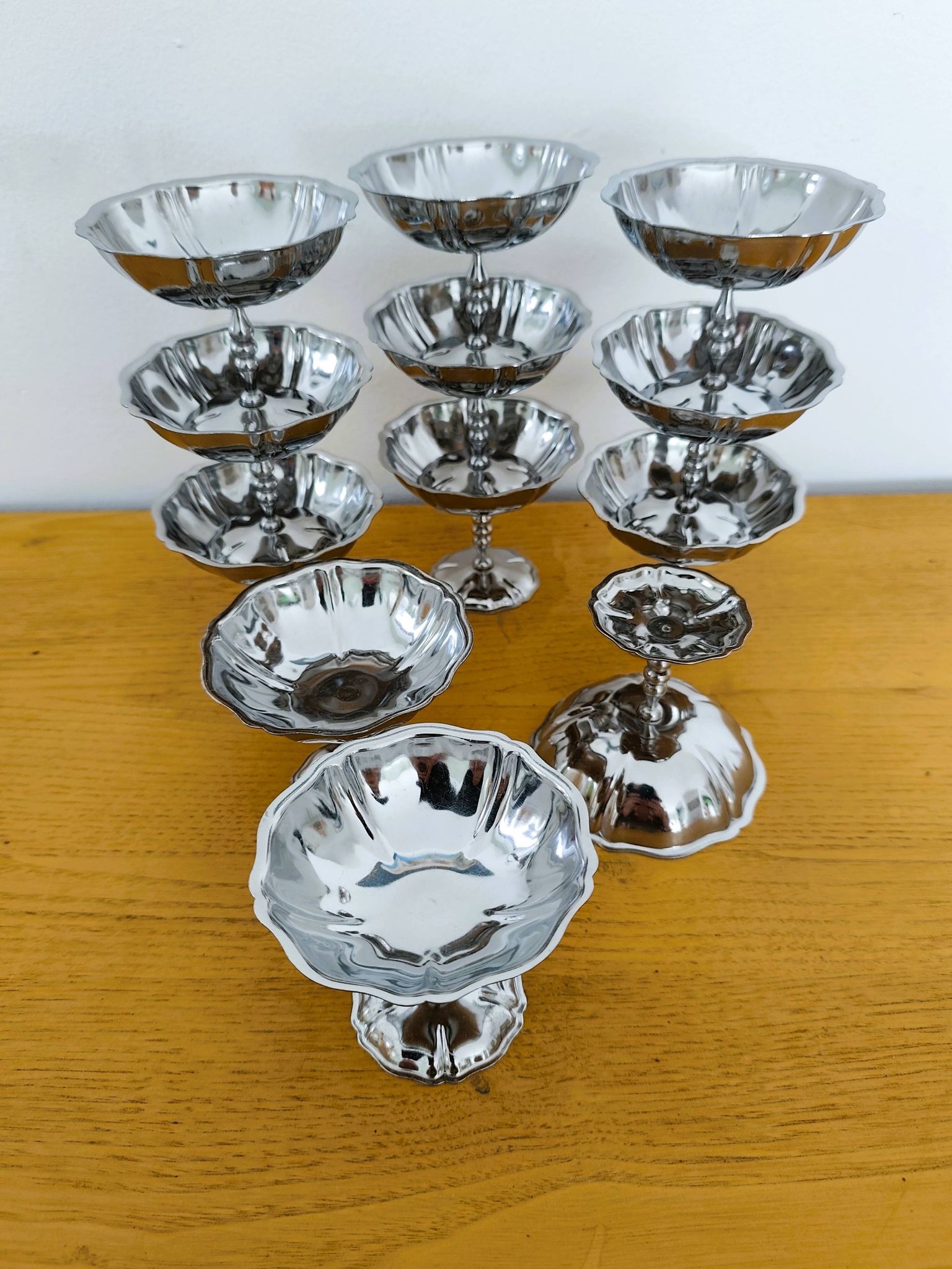Lot de 12 coupelles en inox années 70