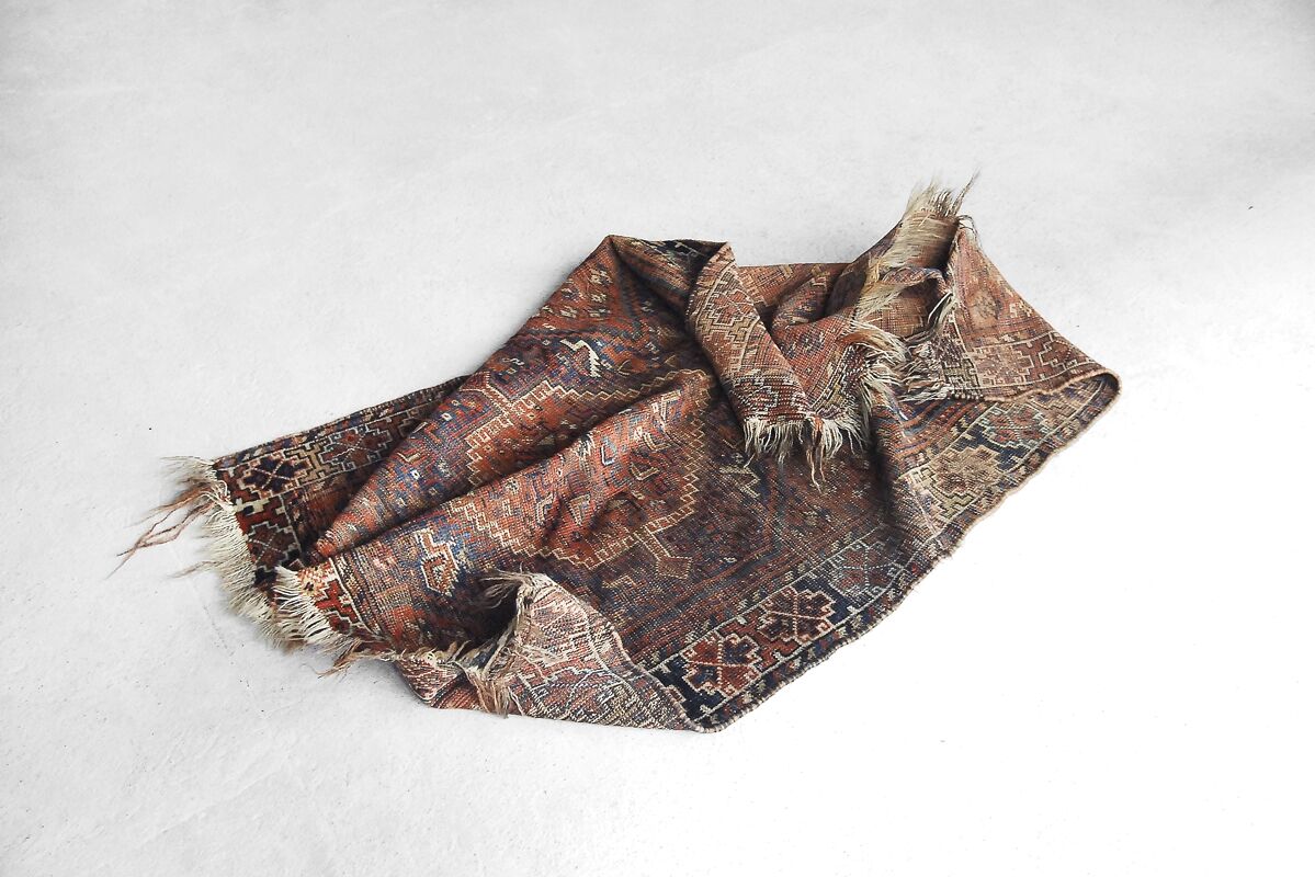 Antique hand-woven carpet, 1850 shiraz persian  150x110cm