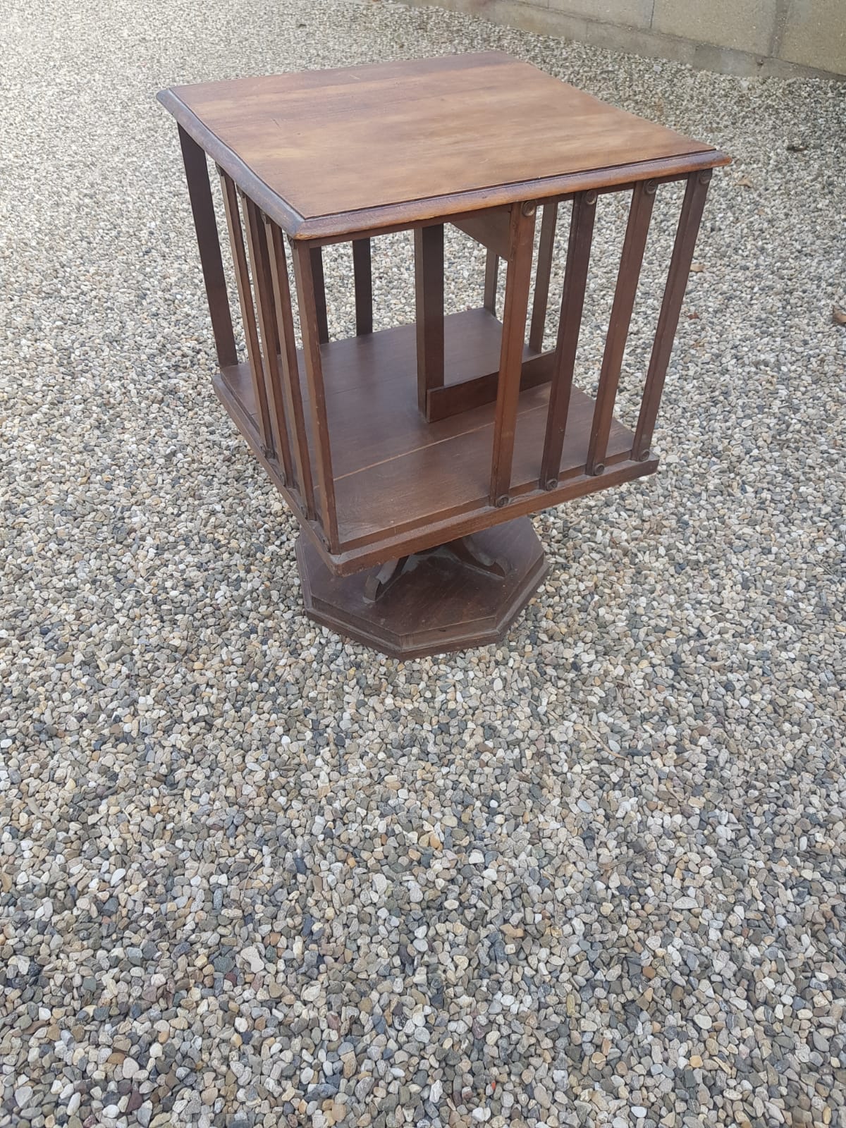 Bibliothèque tournante