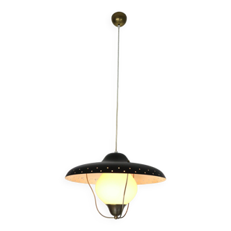 Suspension en verre opale Bent Karlby pour Lyfa années 1950 Danemark