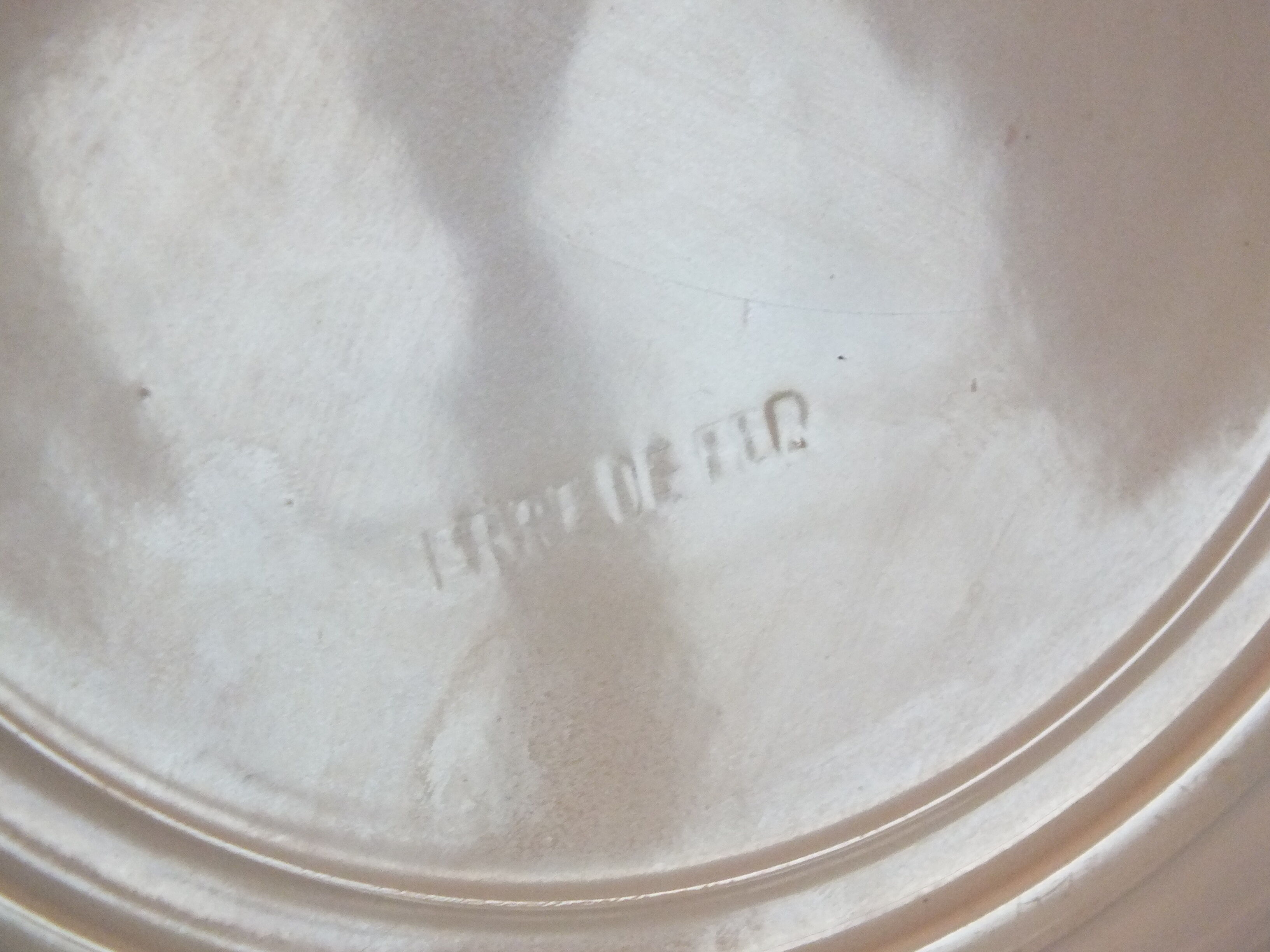 Round dish in Iron earth blueberry decoration