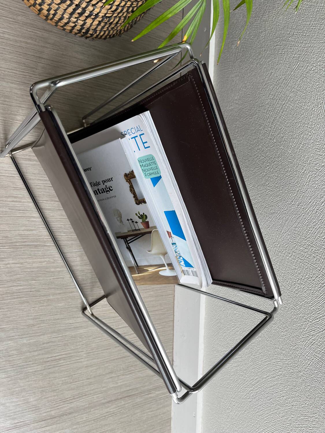 Vintage magazine rack Gérard Rignault published by Group S.A.