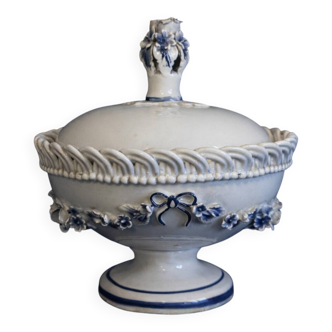 Antique porcelain sweet box from the late 19th century.