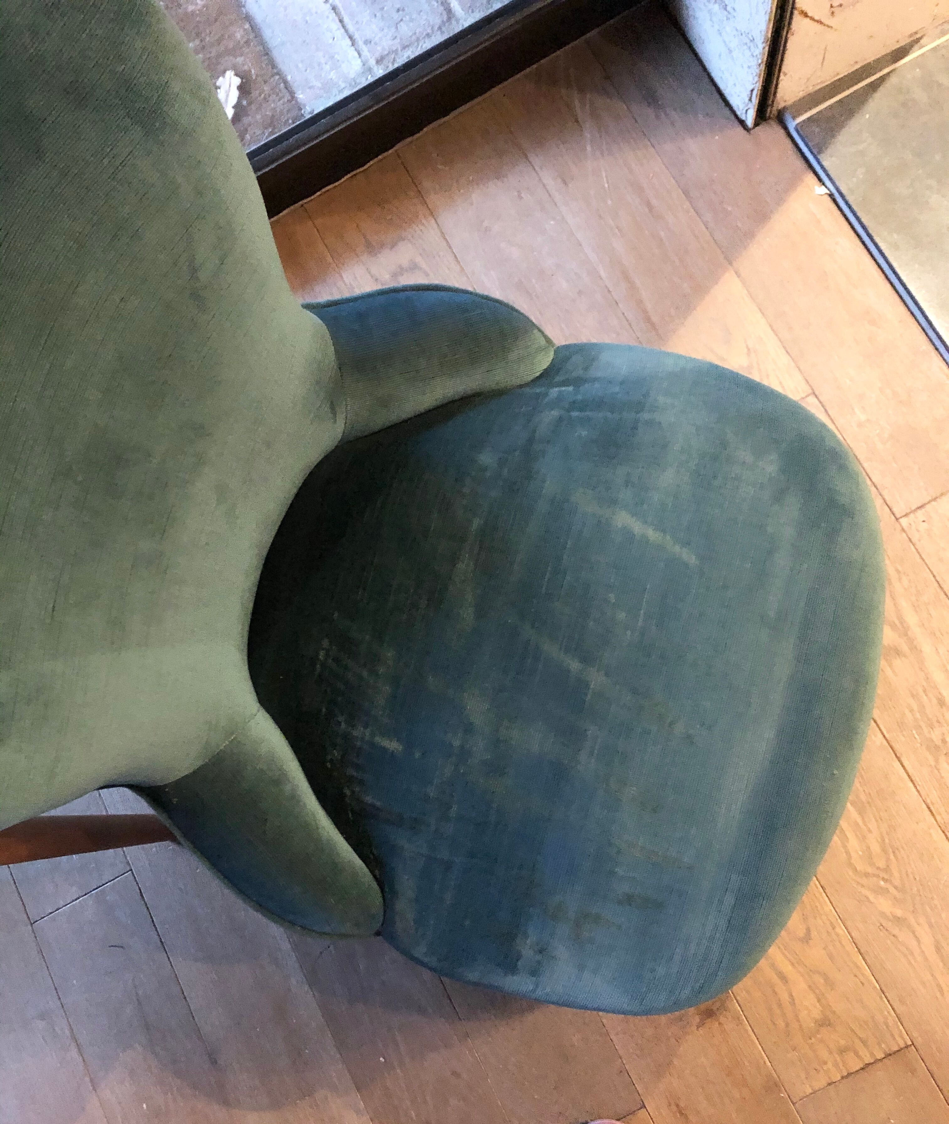 Toad armchair