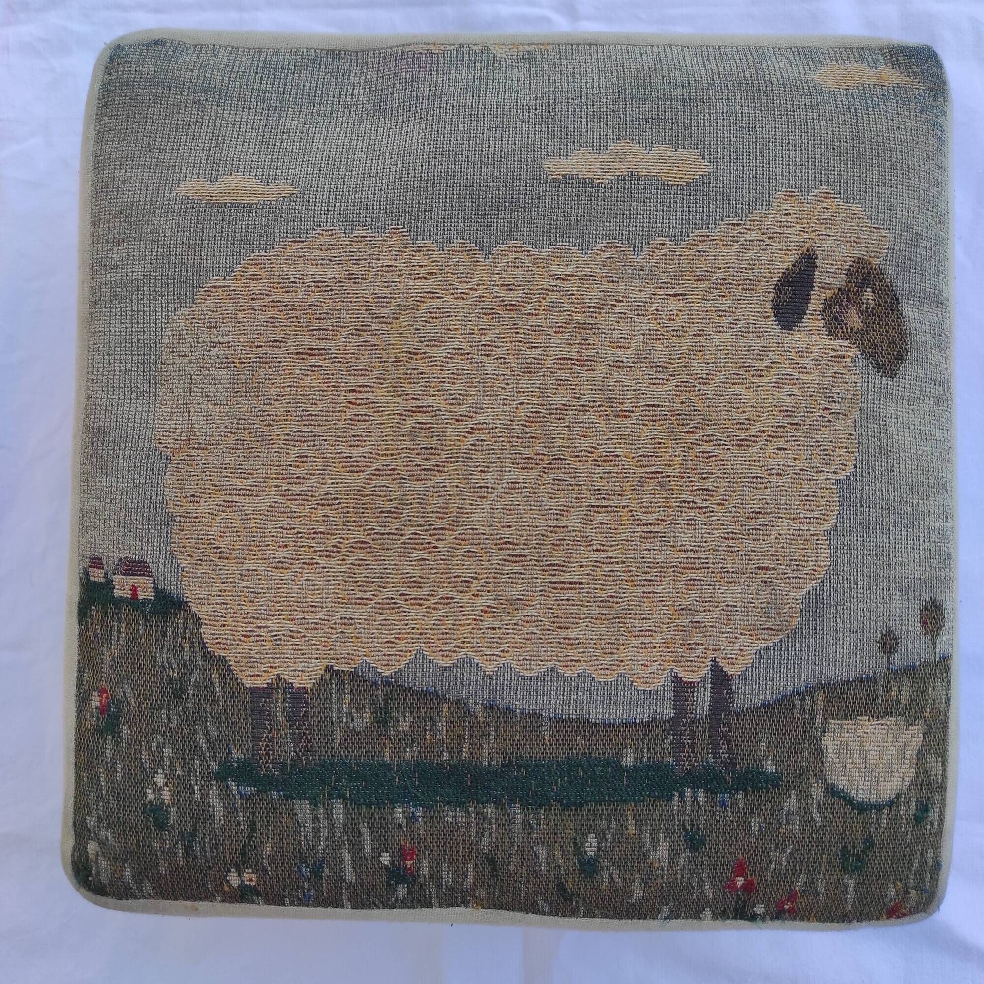 Antique wooden footrest with sheep décor fabrics in the meadow VINTAGE