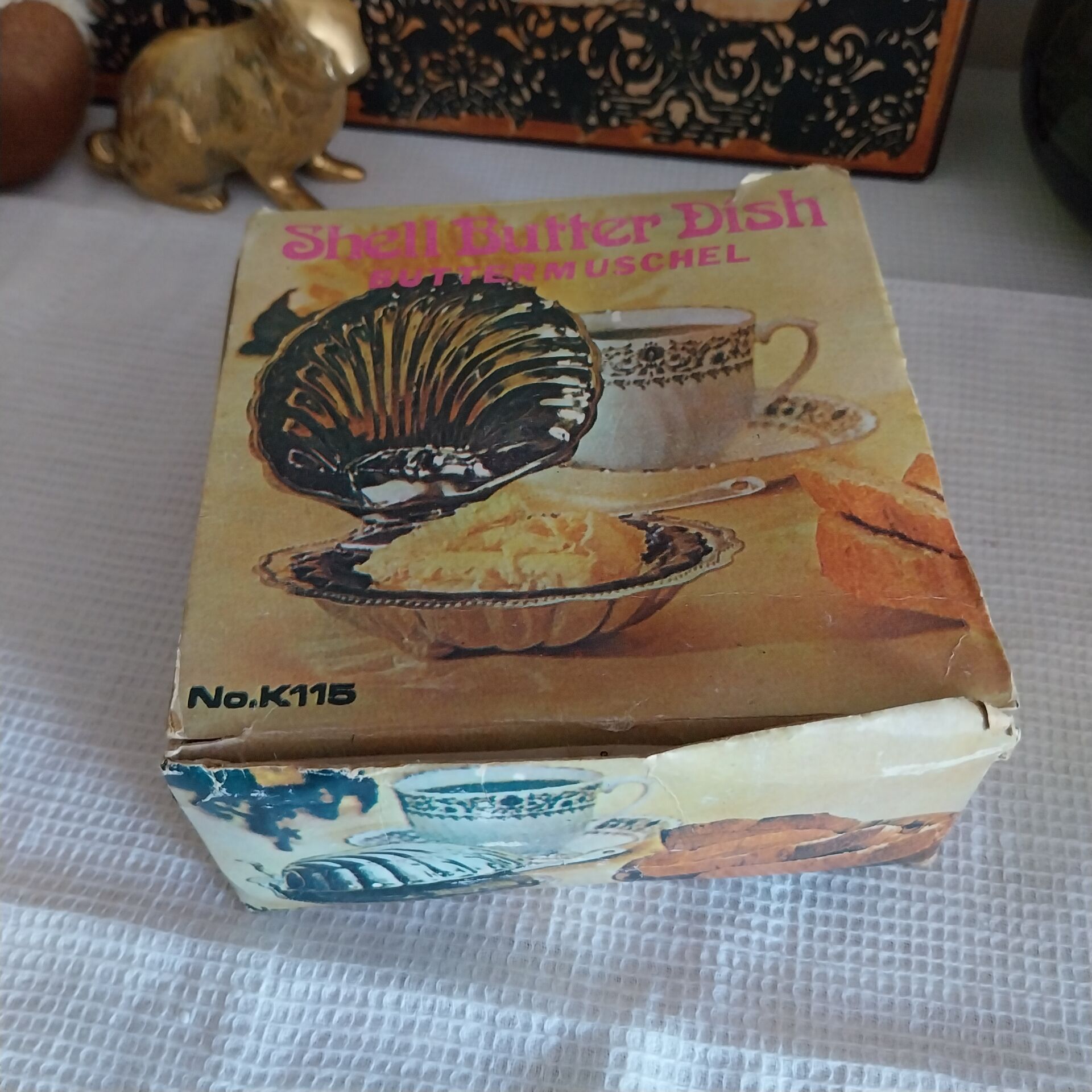 Vintage scallop shell butter dish