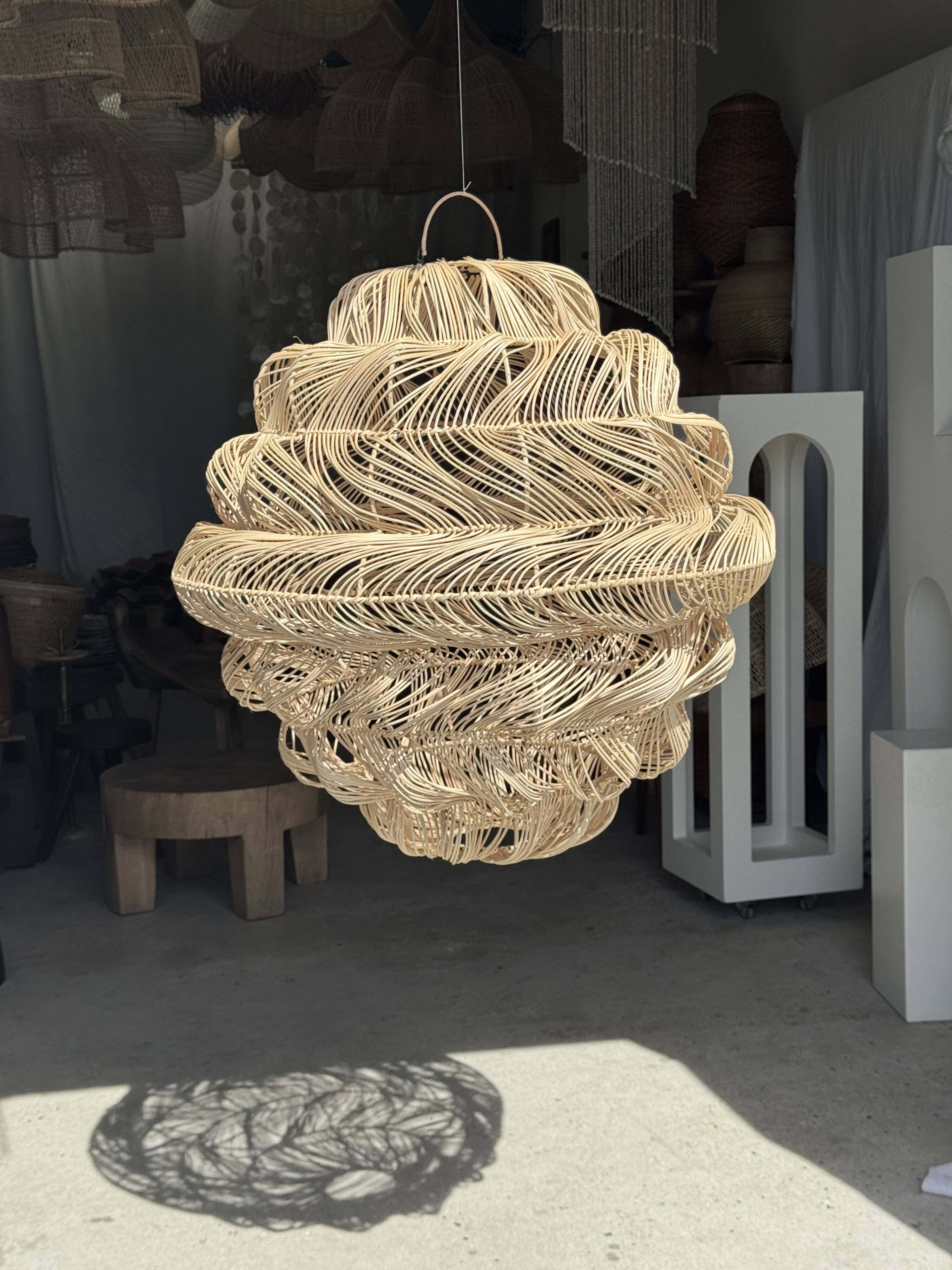 Suspension or rattan lampshade in an elongated spherical shape, layered H80 D