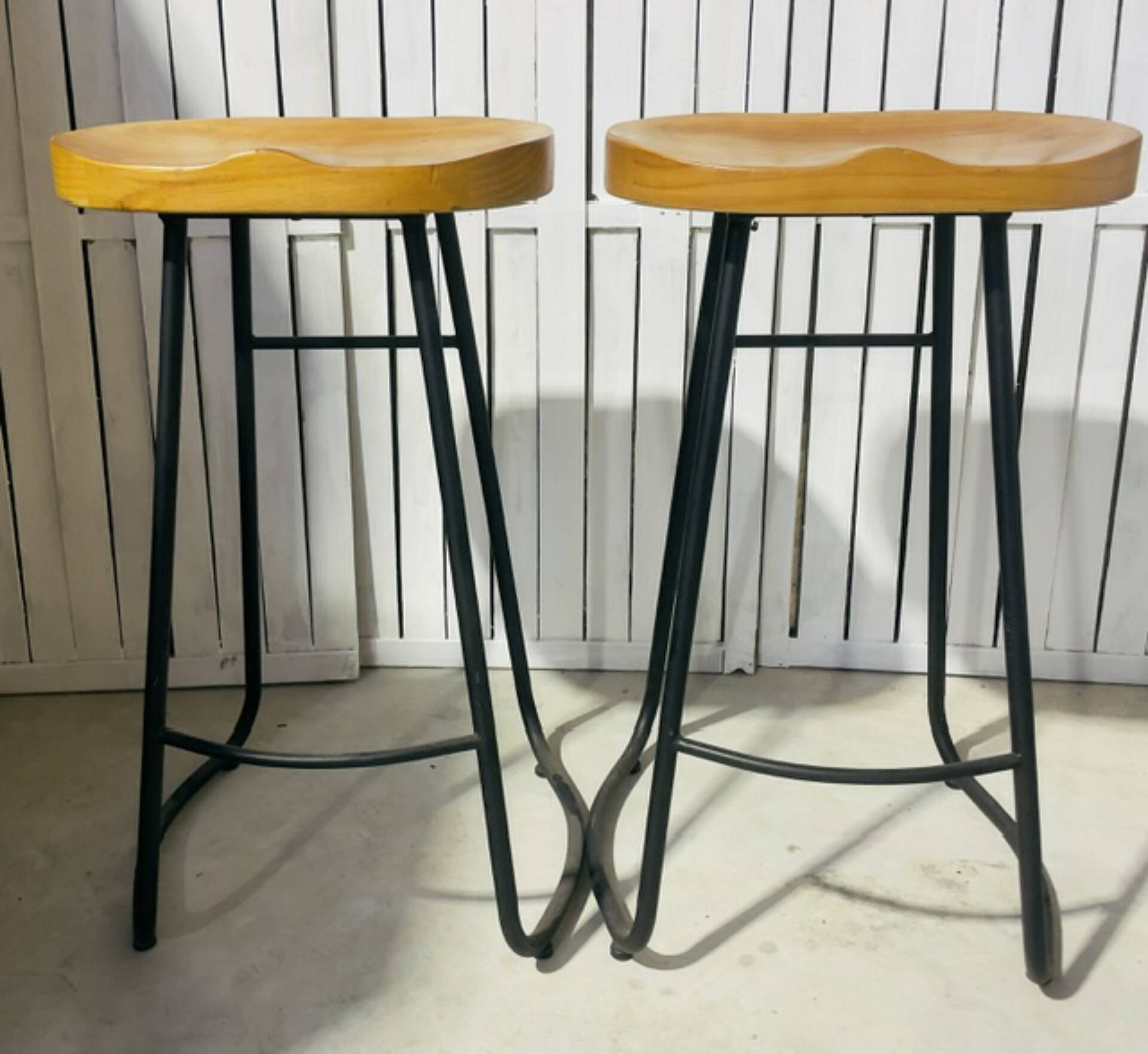 Modern and elegant bar stools