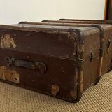 Malle vintage en bois et cuir, St Hubert Paris