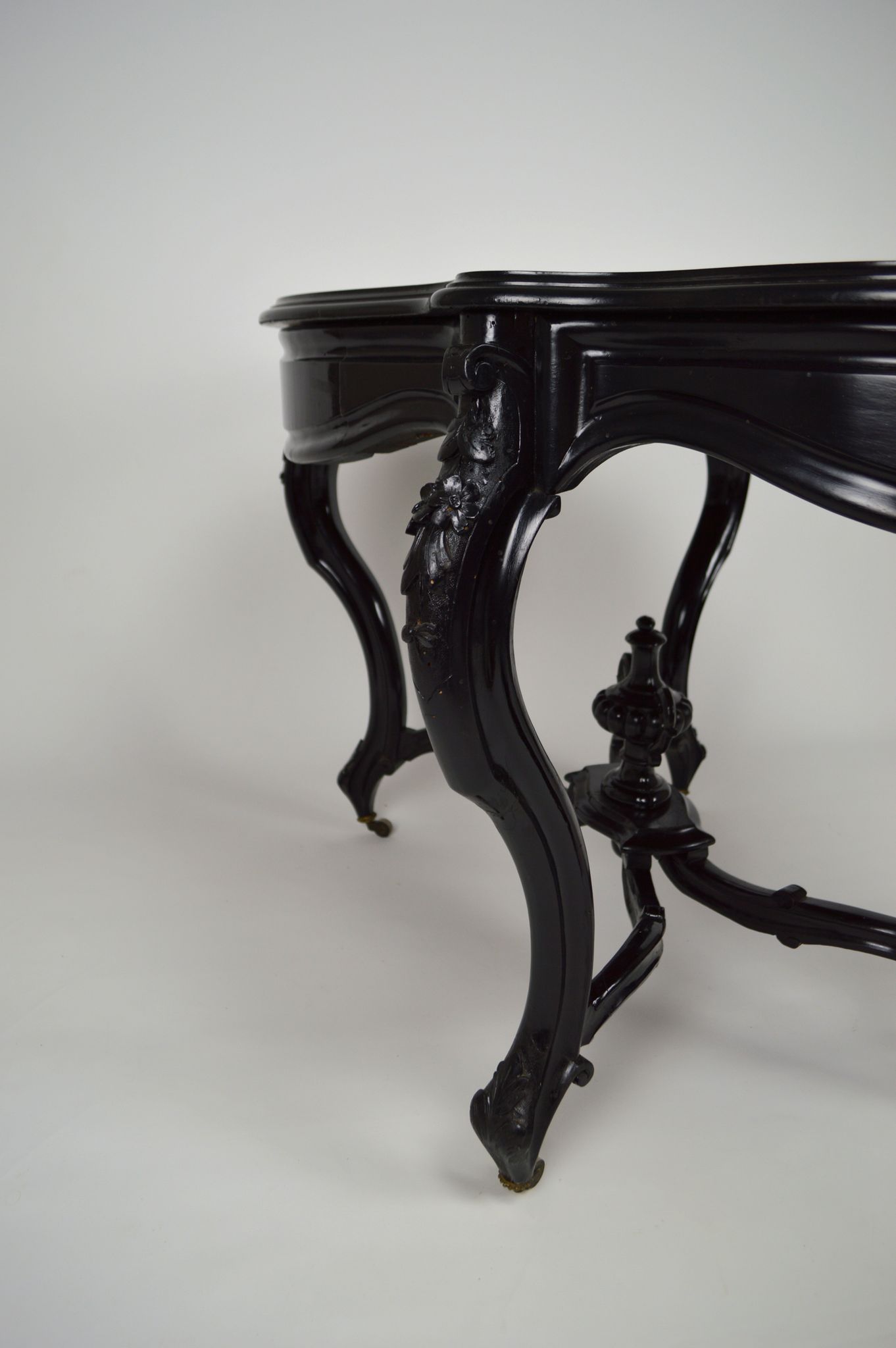 Napoleon III violin table in blackened wood, France, circa 1870