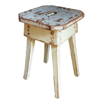 Tabouret d'atelier en bois massif patiné ancien