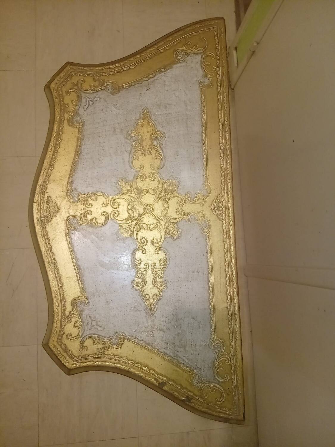 Table chevet 3 tiroirs 1950 -1970 italien bois doré