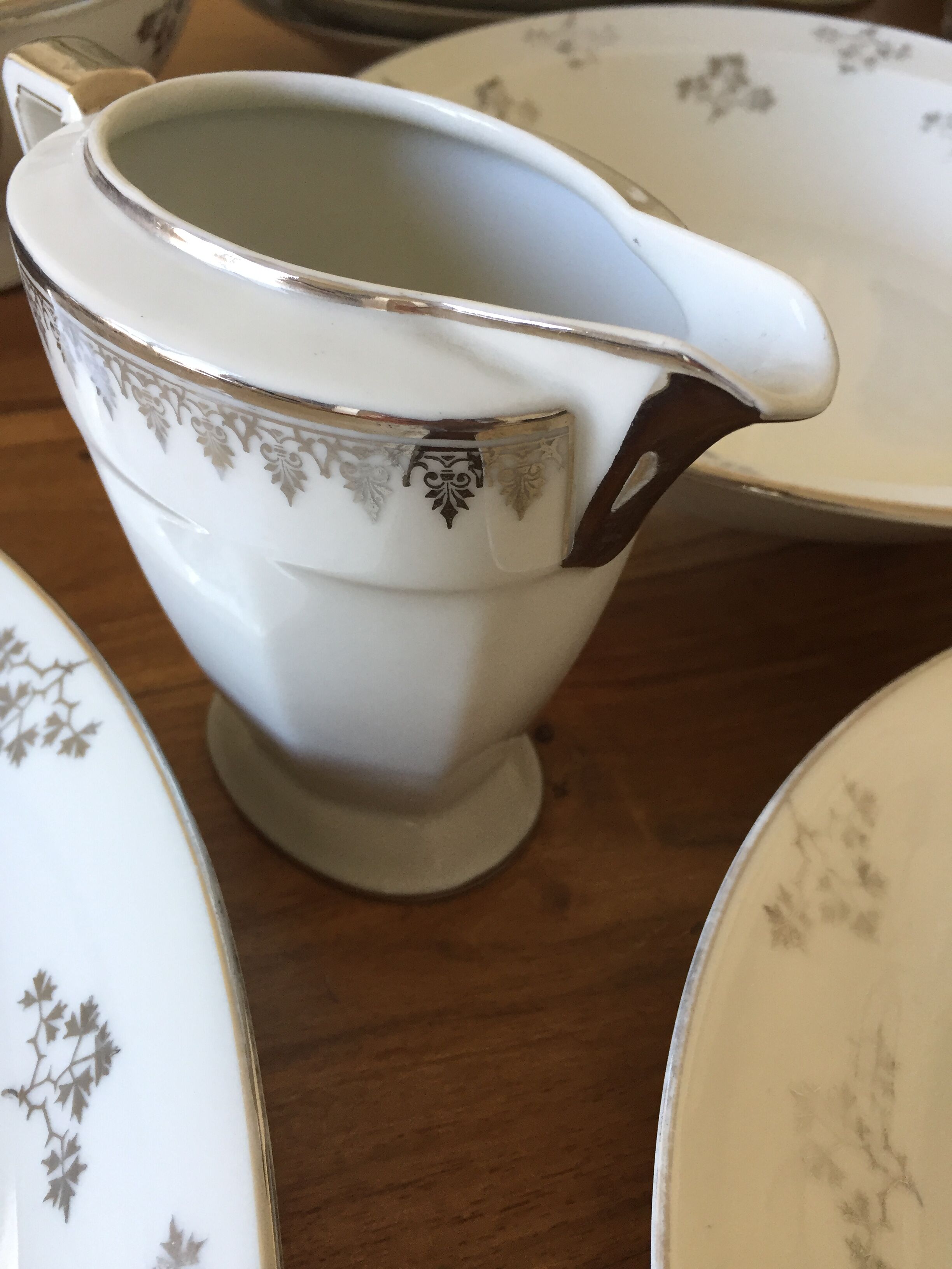 Service 70 pieces porcelain from limoges art deco