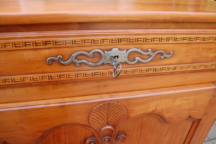 Buffet Louis XV en merisier du 19e siècle