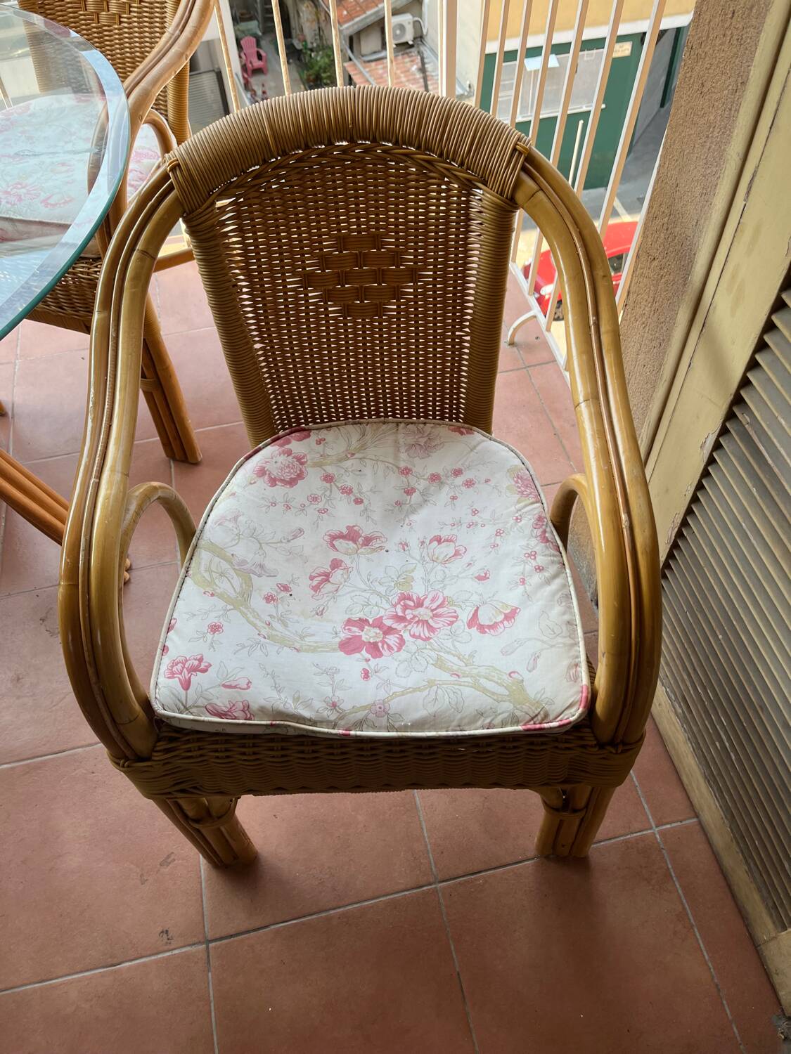 Table de terrasse et ses chaises