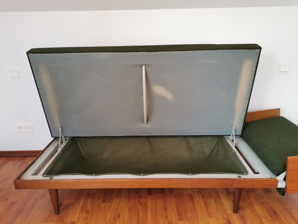 2-seater sofa "Daybed" model "Svanette" by 2-seater Sofa "Daybed" model "Svanette" by Ingmar R