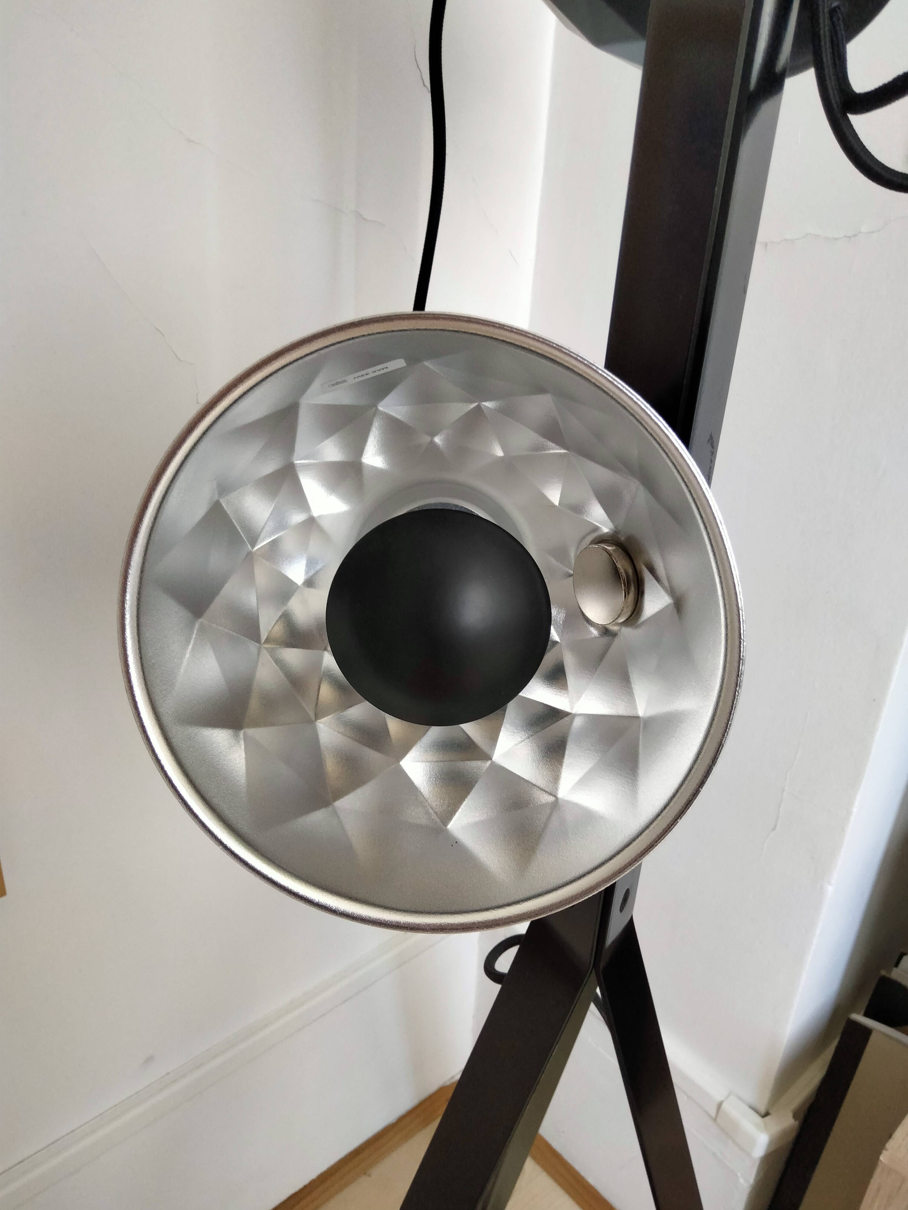 Ligne Roset floor lamp - tripod - normal studio
