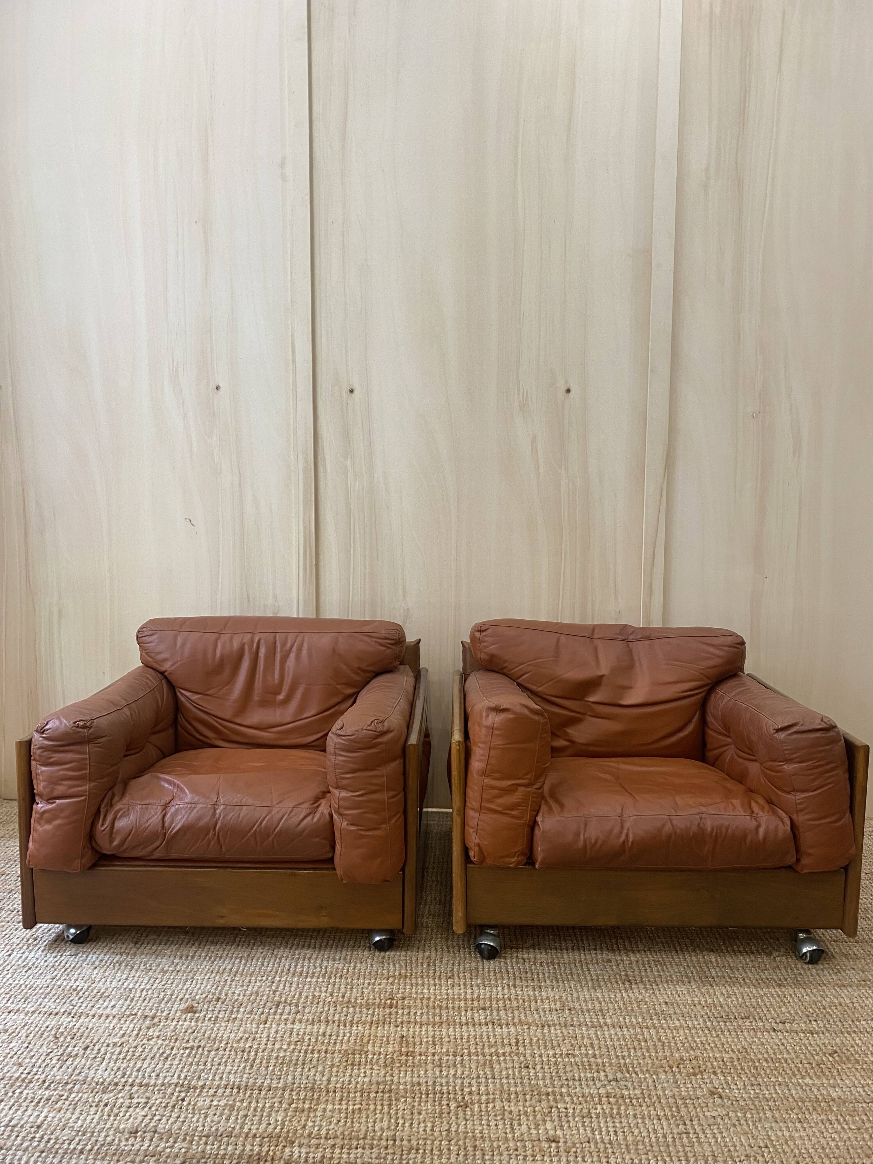 Pair of Cognac Leather Club Armchairs & Wood - Italian Design - 1970s